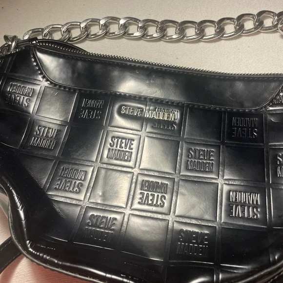 Steve Madden Black Shoulder Bag with Silver Chain Detail - Picture 6 of 6